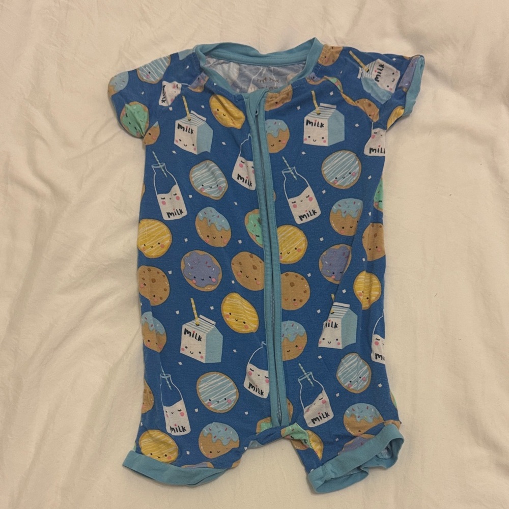 Little Sleepies shorty. 6-12m